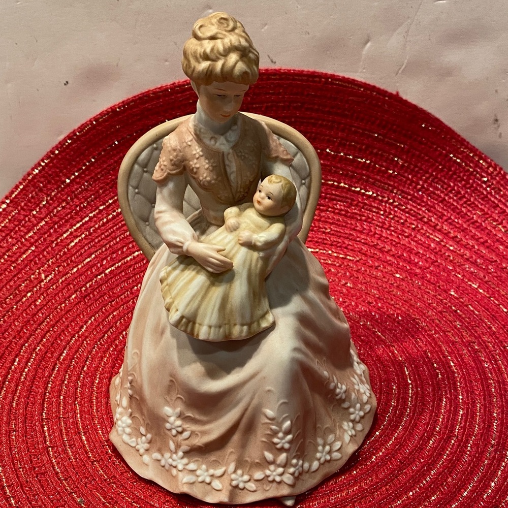 Vintage 1981 Enesco Treasured Memories, “A Mother’s Love” Figurine